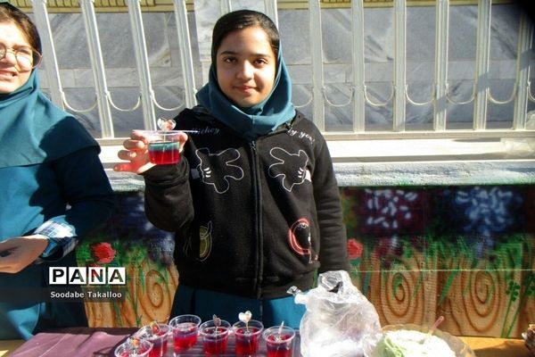 برگزاری جشنواره غذا جهت حمایت از نیازمندان در مدرسه دخترانه شاهد 2 ملایر