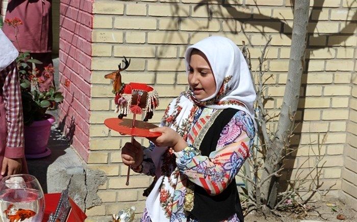 برگزاری جشنواره عشایری (برنامه ویژه مدرسه ) در دبستان دخترانه عزیز محسنی اردبیل