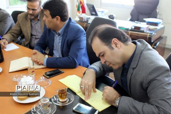 چهارمین جلسه ستاد بزرگداشت مقام معلم  در بوشهر