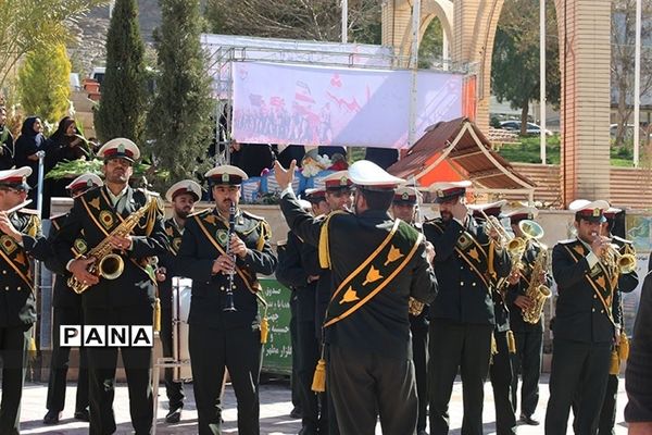 مراسم گلباران قبور شهدا