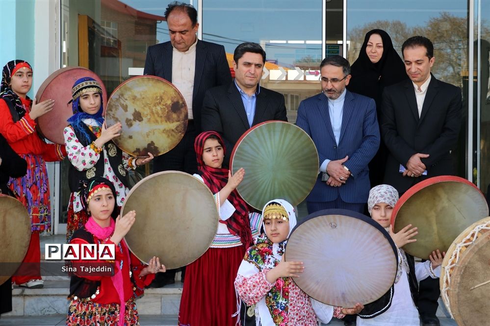 نوروزخوانی دانش‌آموزان ابتدایی در اداره کل آموزش‌وپرورش مازندران