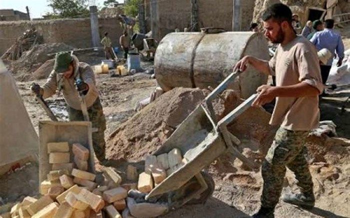 فعالیت جهادی دانشجویان دانشگاه فرهنگیان قم در مناطق زلزله زده کرمانشاه