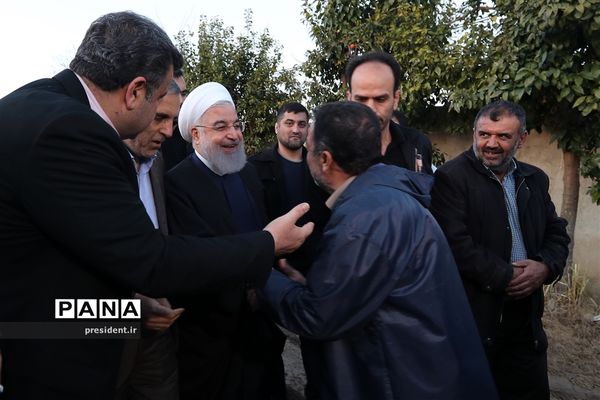 حضور رئیس جمهوری در جمع مردم روستای سیل زده کردخیل مازندران