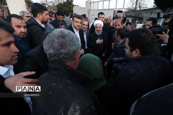 حضور رئیس جمهوری در جمع مردم روستای سیل زده کردخیل مازندران