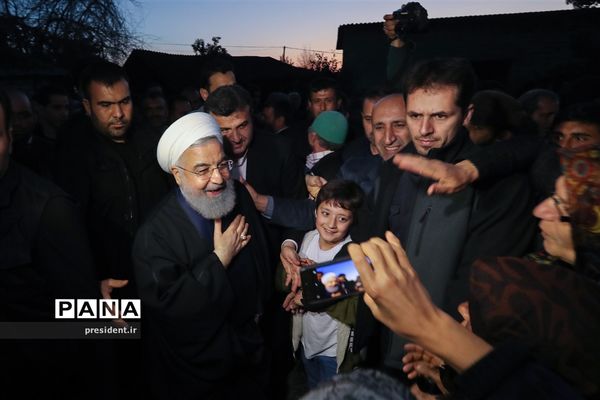 حضور رئیس جمهوری در جمع مردم روستای سیل زده کردخیل مازندران