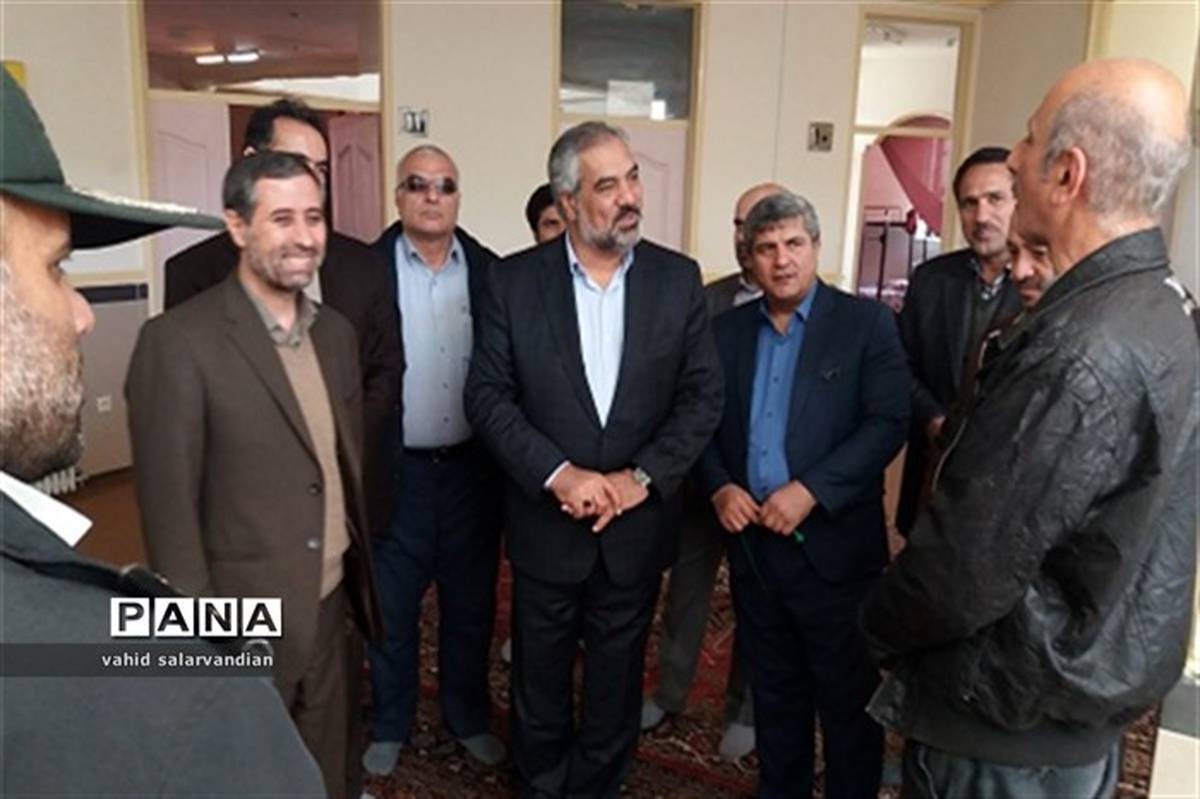 بازدید سرزده استاندار کردستان از ستاد اسکان فرهنگیان بیجار