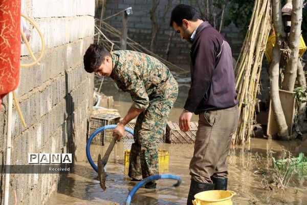 امدادرسانی به منطقه سیل‌زده سیمرغ