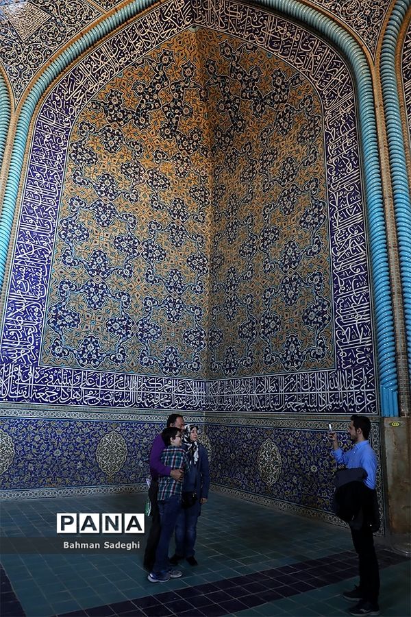 مسجد شیخ لطف‌الله میزبان گردشگران نوروزی