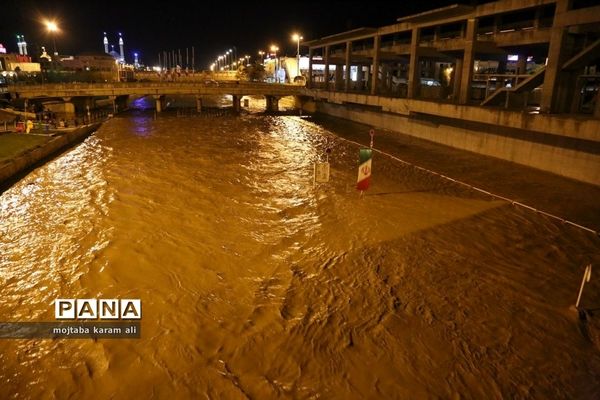 رودخانه قمرود لبریز از سیلاب