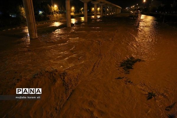 رودخانه قمرود لبریز از سیلاب