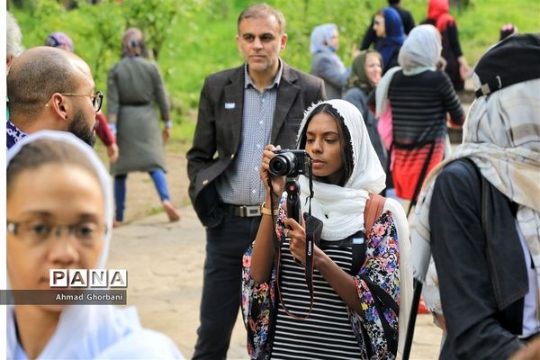 حضور گردشگران خارجی در تور نوروزی ساری‌گردی