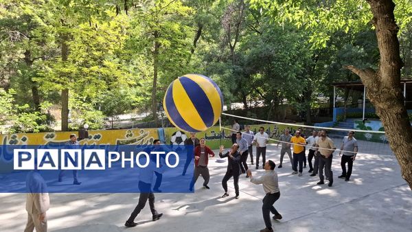 همایش پیاده‌روی کارکنان آموزش‌وپرورش کهگیلویه و بویراحمد به مناسبت هفته معلم و ولادت امام رضا (ع)