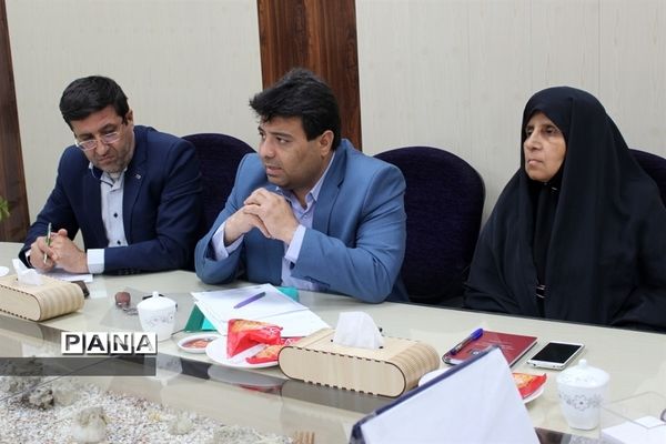 جلسه هماهنگی پوشاک و لباس فرم دانش‌آموزی اداره کل آموزش و پرورش استان بوشهر