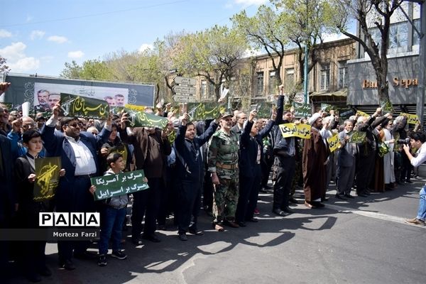 راهپیمایی مردم تبریز در حمایت از سپاه پاسداران انقلاب اسلامی