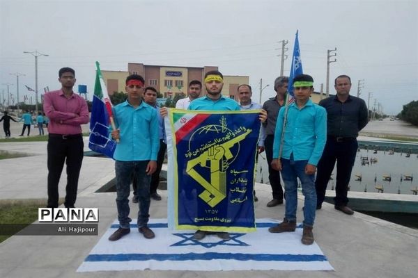 زنجیره انسانی هنرجویان هنرستان سعادت شبانکاره  بوشهر  در پی حمایت از سپاه پاسداران انقلاب اسلامی ایران