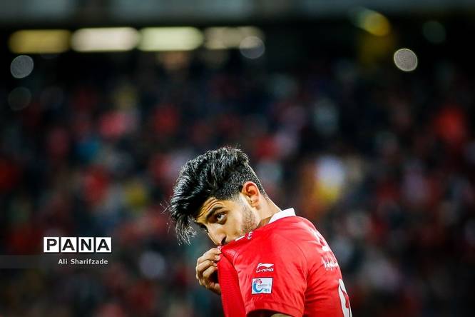 دیدار تیمهای فوتبال پرسپولیس و سایپا