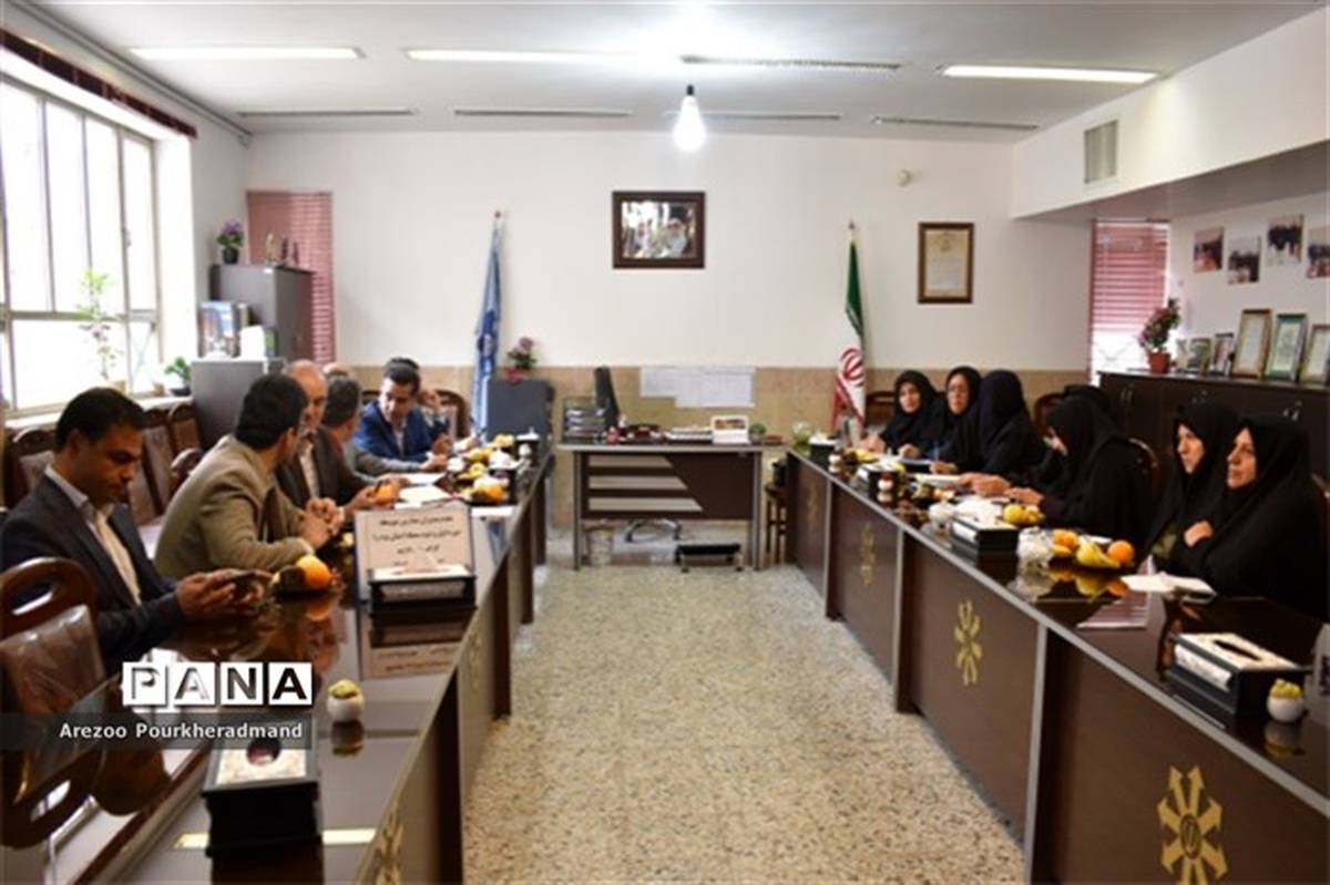 برگزاری جلسه مدیران مدارس متوسطه دوره اول و دوم سمپاد استان یزد