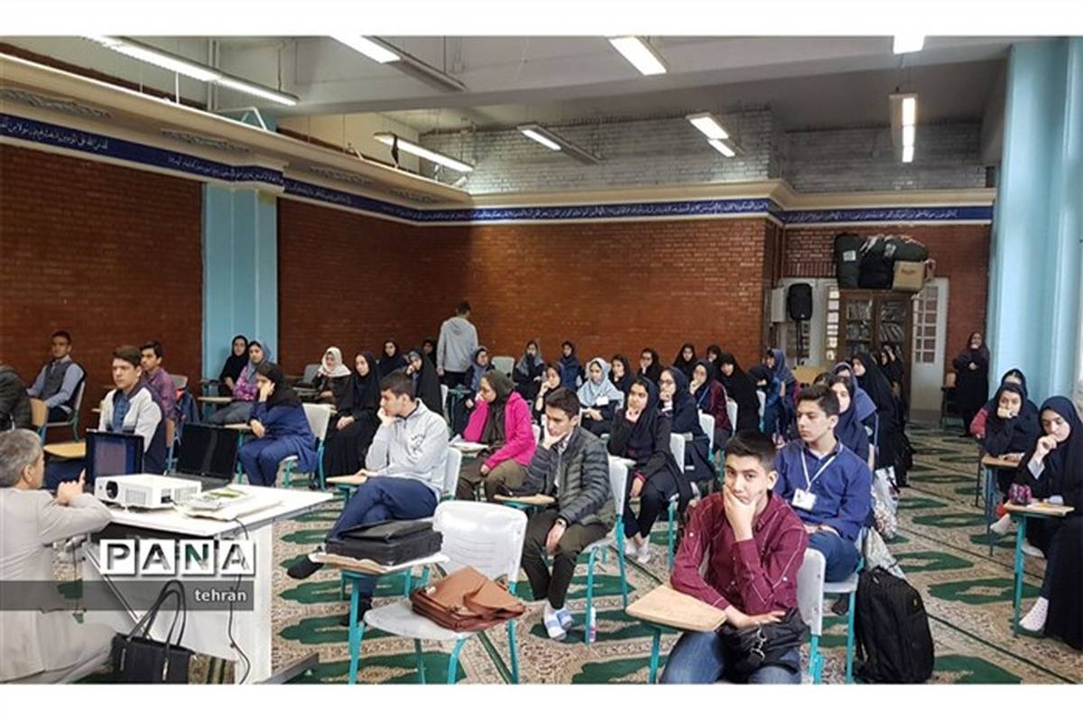 رقابت نوجوانان شهر تهران در جشنواره خوارزمی