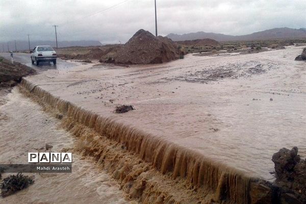 اقدامات مردم شهرستان خوسف برای مقابله با سیل