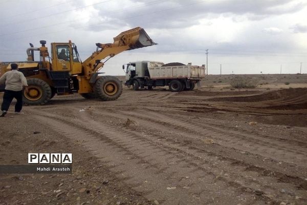 اقدامات مردم شهرستان خوسف برای مقابله با سیل