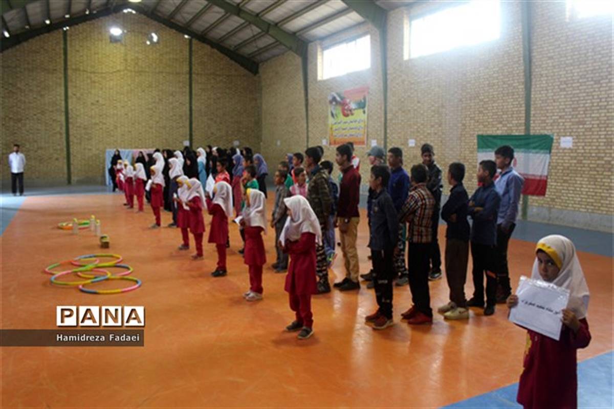 جشنواره بازی های بومی و محلی عشایری دانش آموزان  تایباد برگزار شد