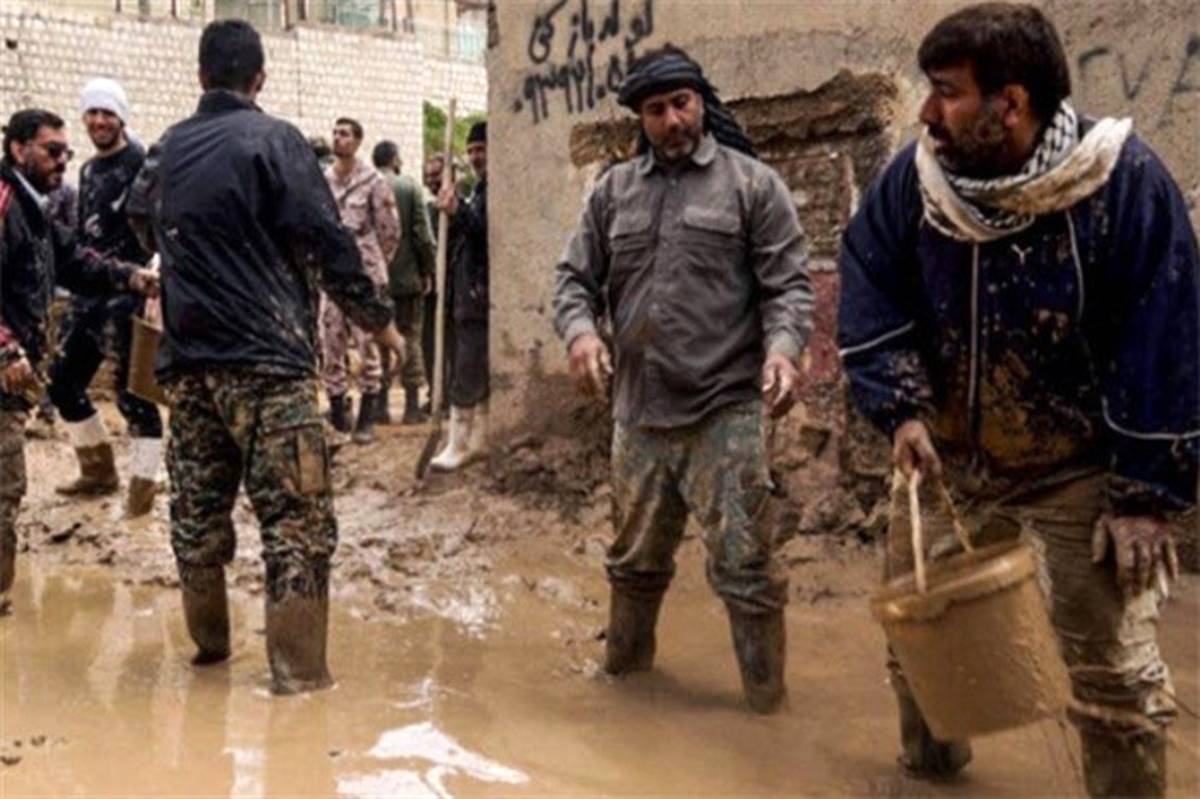 سپاه بوشهر به ۱۰۰ هزار نفر از مردم سیل‌زده «باوی» استان خوزستان خدمات ارائه می‌دهد