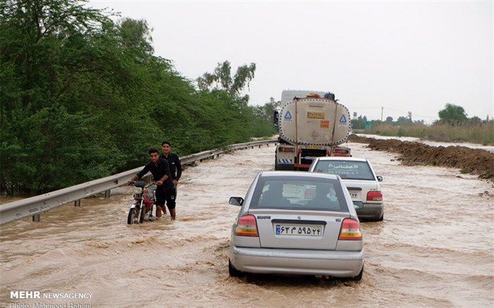 دومین محموله کمک شهروندان نوش آباد به مناطق سیل زده فرستاده شد