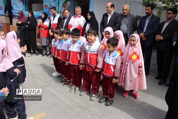 پویش ملی «سیل مهربانی همکلاسی‌ها» در مدرسه آفرینش آمل