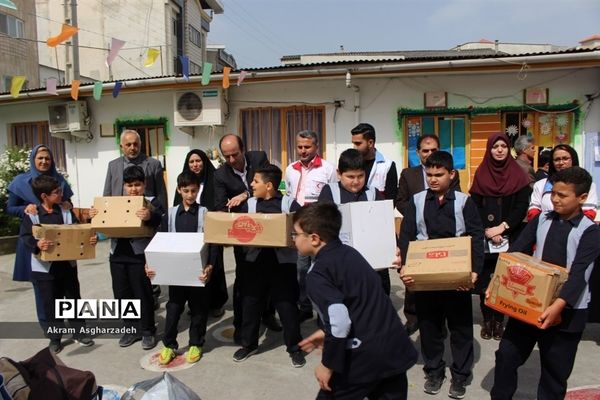 پویش ملی «سیل مهربانی همکلاسی‌ها» در مدرسه آفرینش آمل