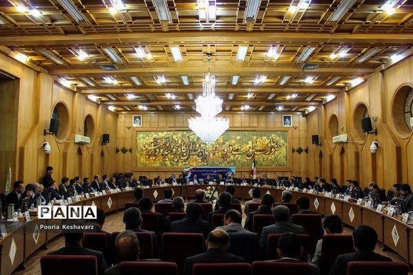 نشست روسای ادارات آموزش و پرورش استان فارس با وزیرآموزش و پرورش