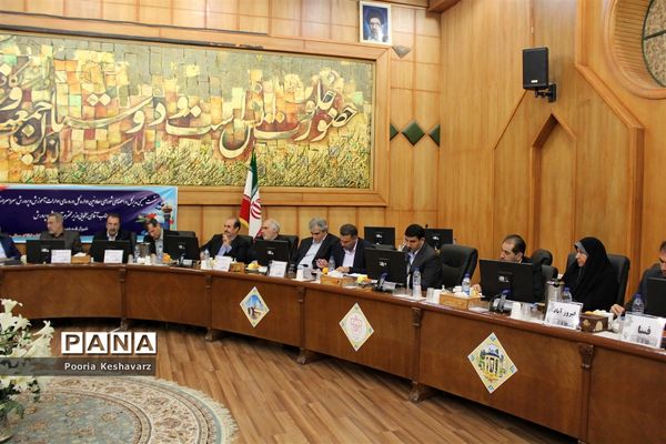 نشست روسای ادارات آموزش و پرورش استان فارس با وزیرآموزش و پرورش
