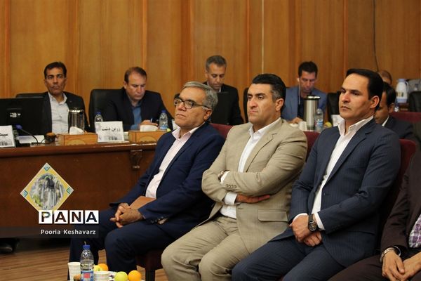 نشست روسای ادارات آموزش و پرورش استان فارس با وزیرآموزش و پرورش