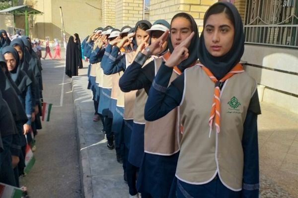 سیل مهربانی دانش آموزان گله‌دار فارس