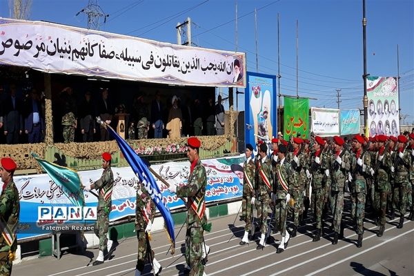 رژه نیروهای مسلح به مناسبت روز ارتش