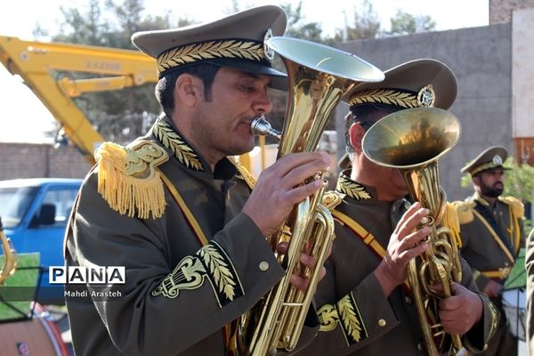 مراسم رژه ارتش جمهوری اسلامی ایران درخراسان جنوبی