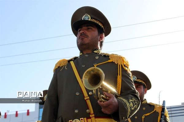 مراسم رژه ارتش جمهوری اسلامی ایران درخراسان جنوبی