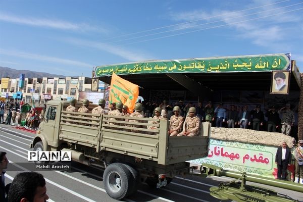 مراسم رژه ارتش جمهوری اسلامی ایران درخراسان جنوبی