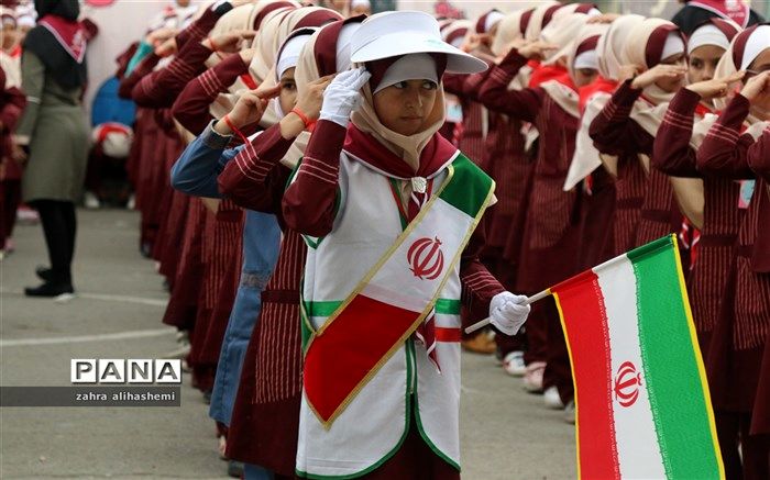 سازمان دانش‌آموزی  نشاط را به منطقه محروم حاشیه تهران برد؛ اینجا کسی از تعطیلی مدرسه خوشحال نمی‌‌شود