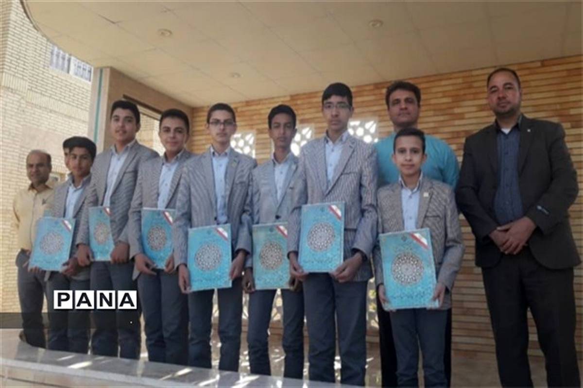 درخشش دانش آموزان دبیرستان شهید ذوالفقاری میبد در مسابقات فرهنگی هنری