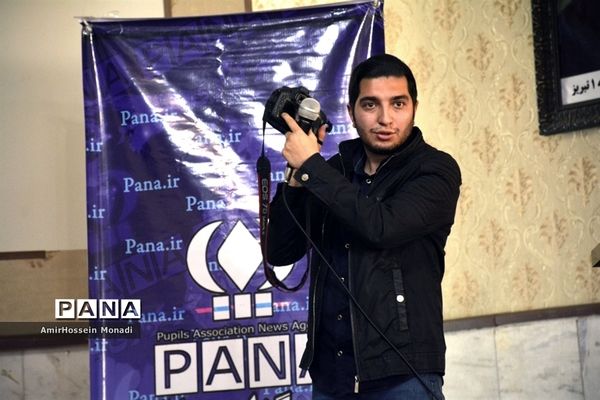 دوره آموزشی خبرنویسی و عکاسی دانش‌آموزان ناحیه یک تبریز