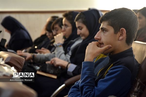 دوره آموزشی خبرنویسی و عکاسی دانش‌آموزان ناحیه یک تبریز