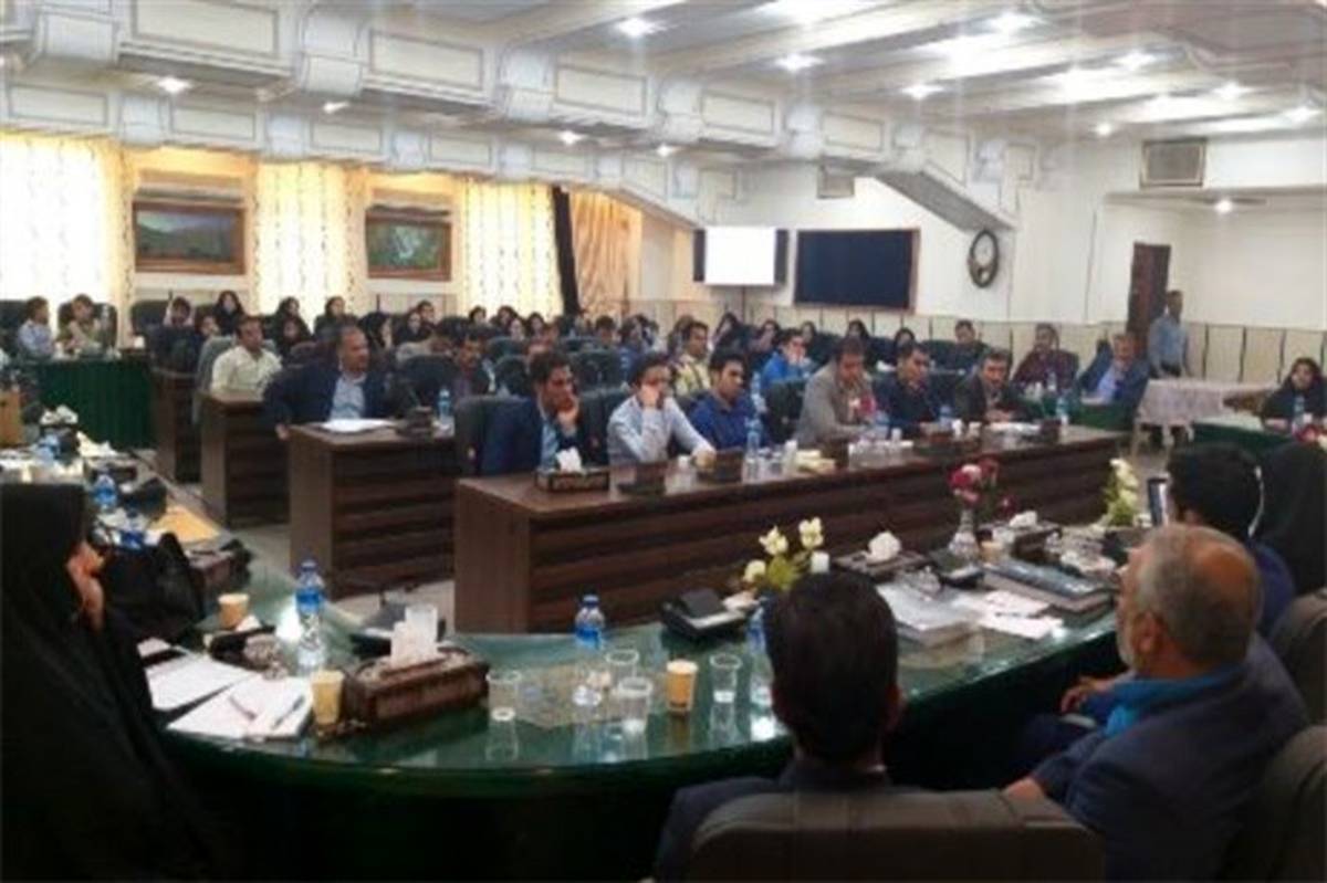 همایش علمی- تخصصی کارکنان آموزش و پرورش عشایر استان یزد برگزار شد