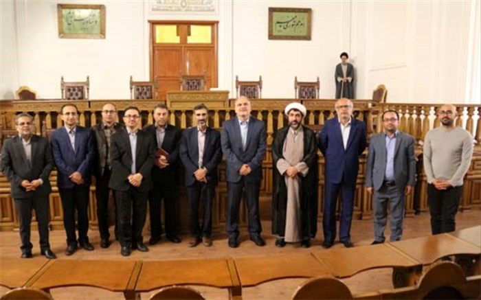 بازدید مسئولین شهرداری منطقه بیست از موزه و کتابخانه مجلس شورای اسلامی