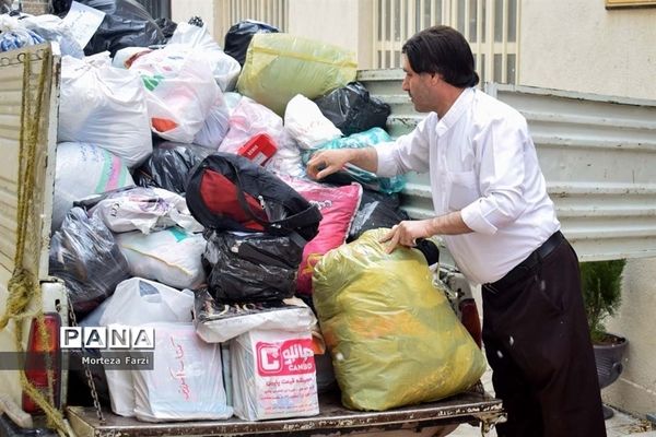 بازدید مدیر‌کل آموزش و پرورش آذربایجان شرقی از مرکز جمع‌آوری کمک به سیل‌زدگان