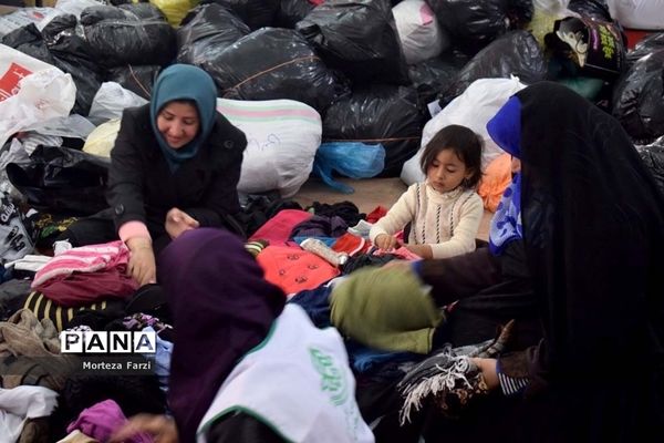 بازدید مدیر‌کل آموزش و پرورش آذربایجان شرقی از مرکز جمع‌آوری کمک به سیل‌زدگان