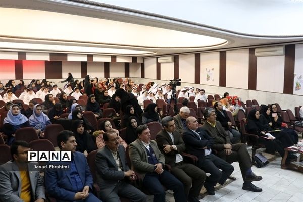 آغاز جشنواره فرهنگی و هنری دانش‌آموزان دختر خراسان رضوی در مشهد