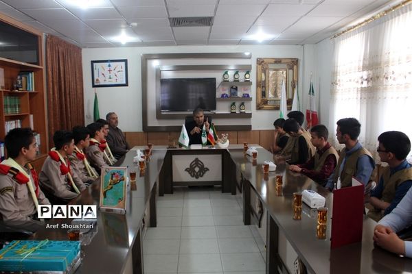 دیدار  پیشتازان و خبرنگاران پانا با رئیس سازمان دانش‌آموزی استان به مناسبت هفته معلم