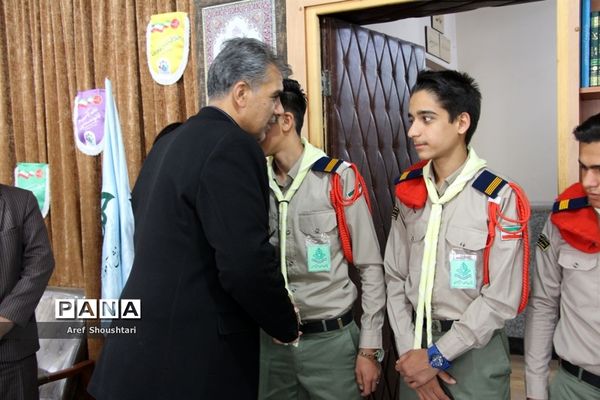 دیدار  پیشتازان و خبرنگاران پانا با رئیس سازمان دانش‌آموزی استان به مناسبت هفته معلم