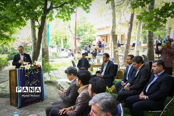 دیدار وزیر آموزش و پرورش با جمعی از معلمان برگزیده کشور