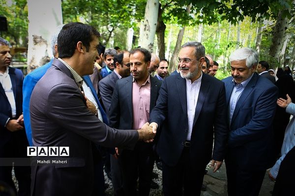 دیدار وزیر آموزش و پرورش با جمعی از معلمان برگزیده کشور